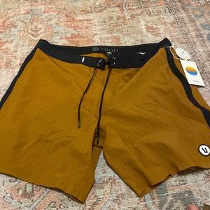 Vuori Peak Boardshort size 34